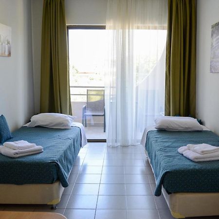 Ivory Hotel Theológos Екстериор снимка