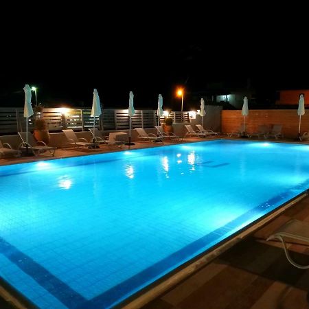 Ivory Hotel Theológos Екстериор снимка