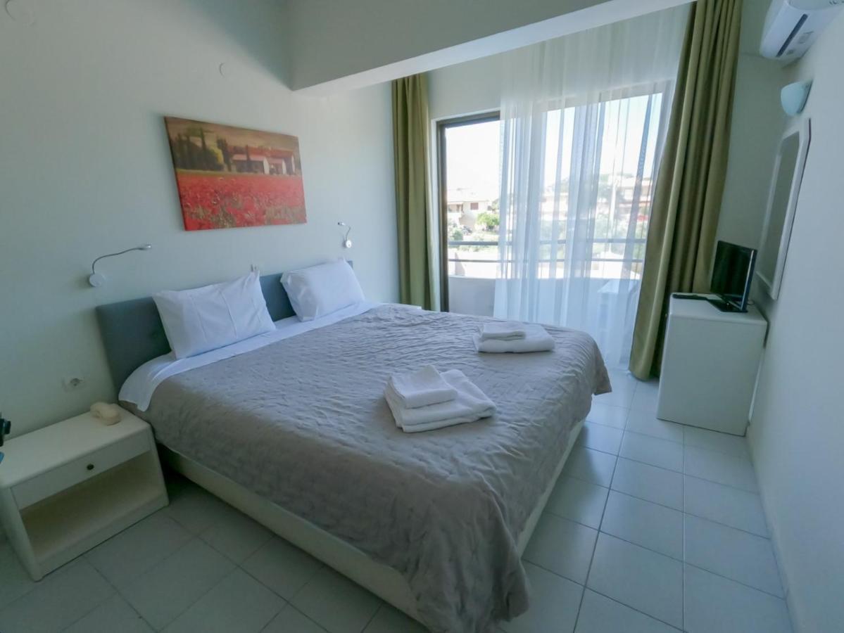 Ivory Hotel Theológos Екстериор снимка