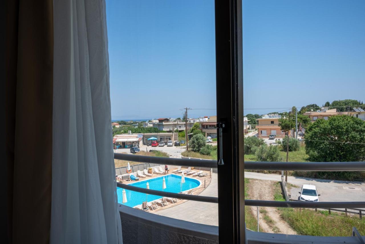 Ivory Hotel Theológos Екстериор снимка