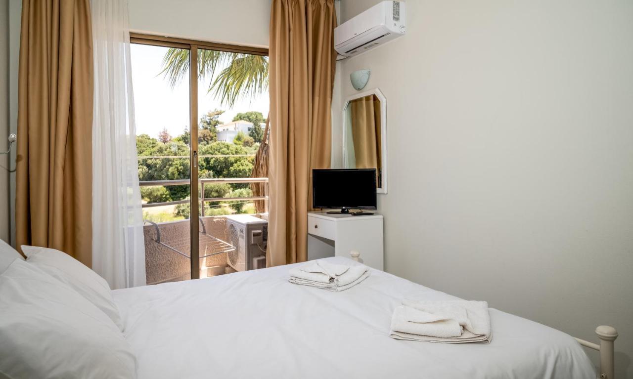 Ivory Hotel Theológos Екстериор снимка
