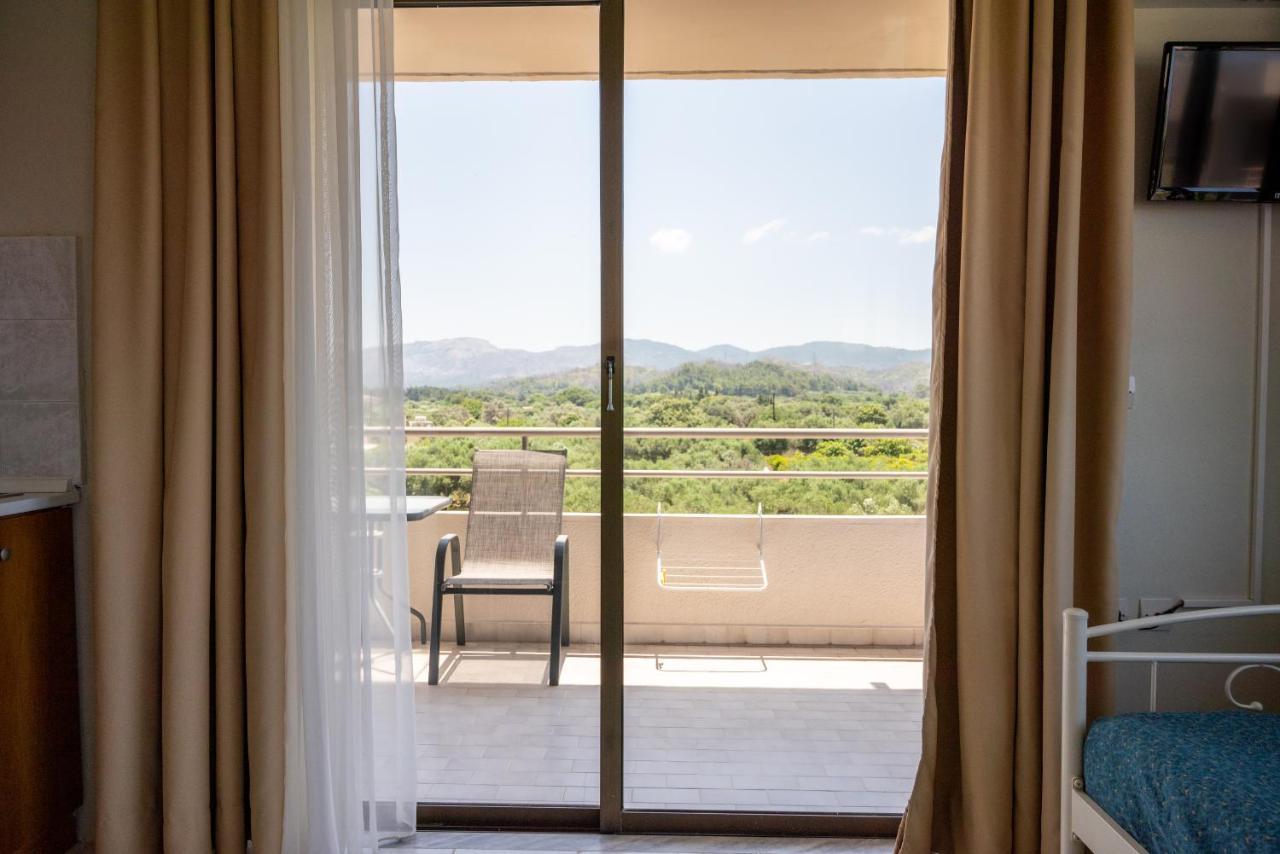 Ivory Hotel Theológos Екстериор снимка