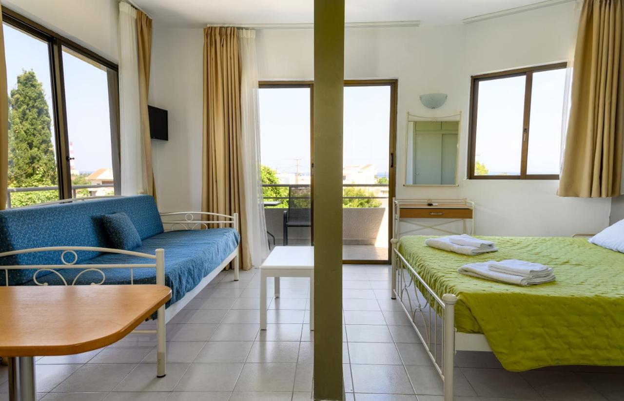 Ivory Hotel Theológos Екстериор снимка