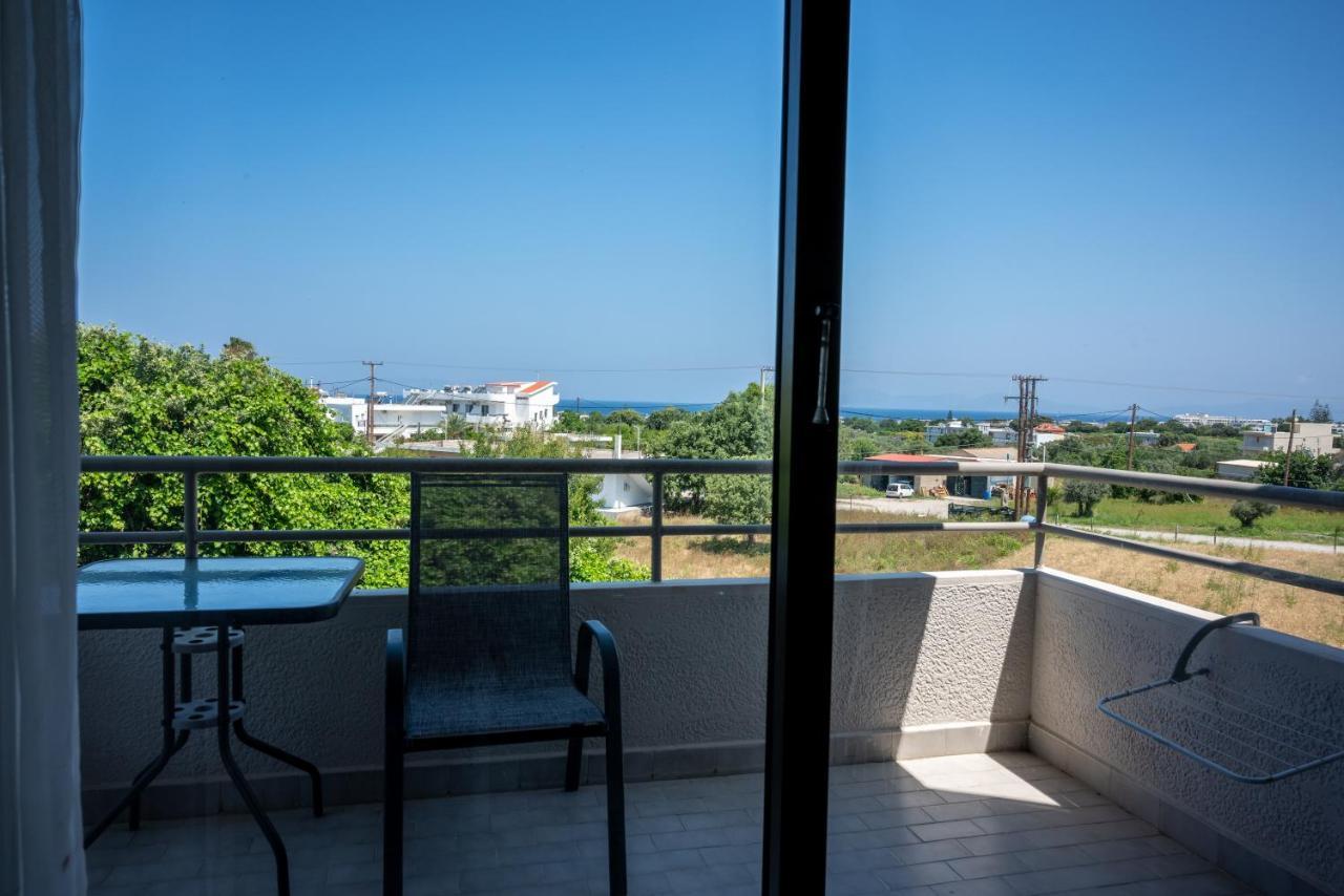 Ivory Hotel Theológos Екстериор снимка