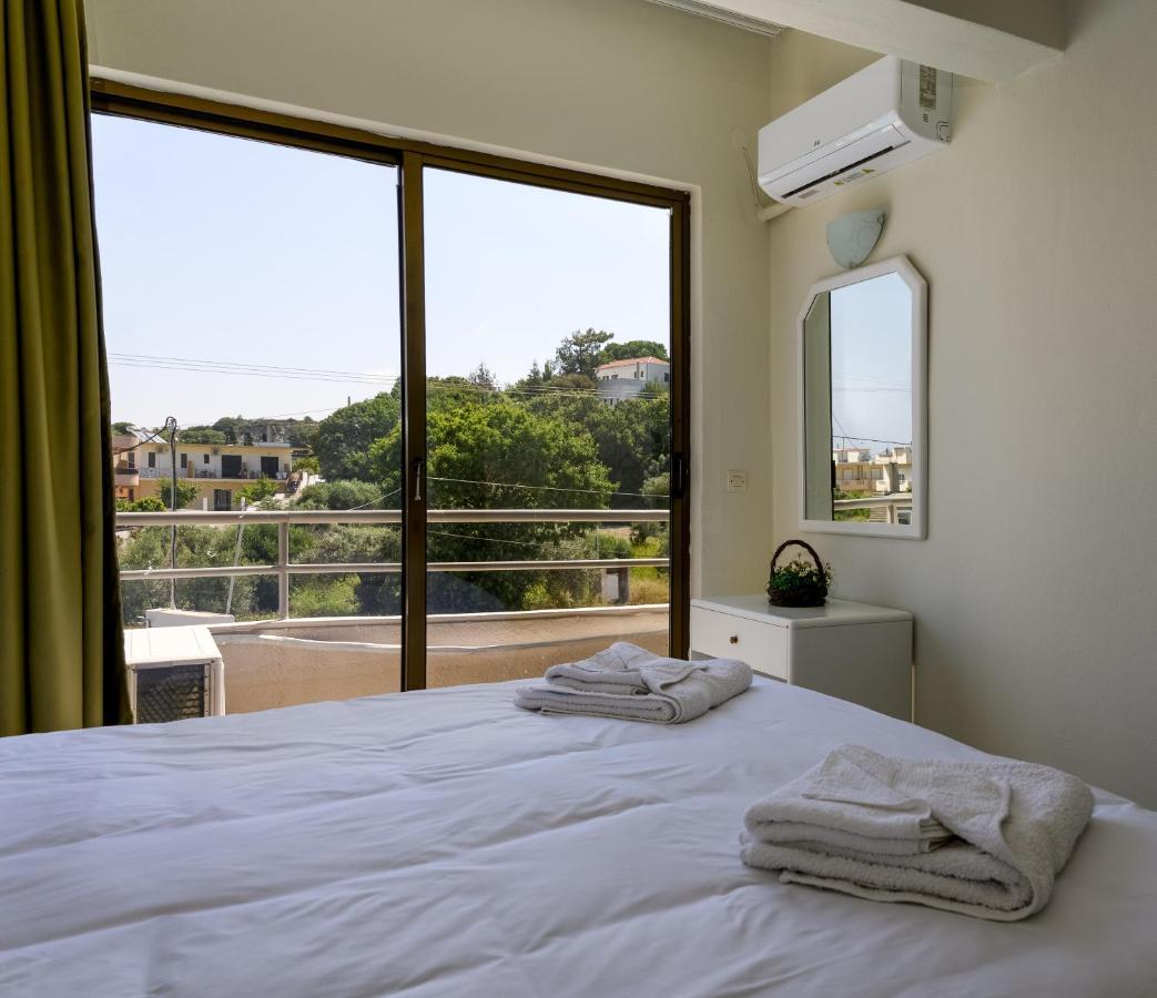 Ivory Hotel Theológos Екстериор снимка