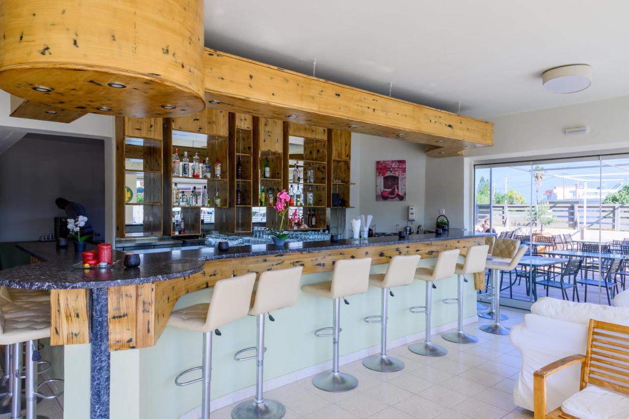 Ivory Hotel Theológos Екстериор снимка