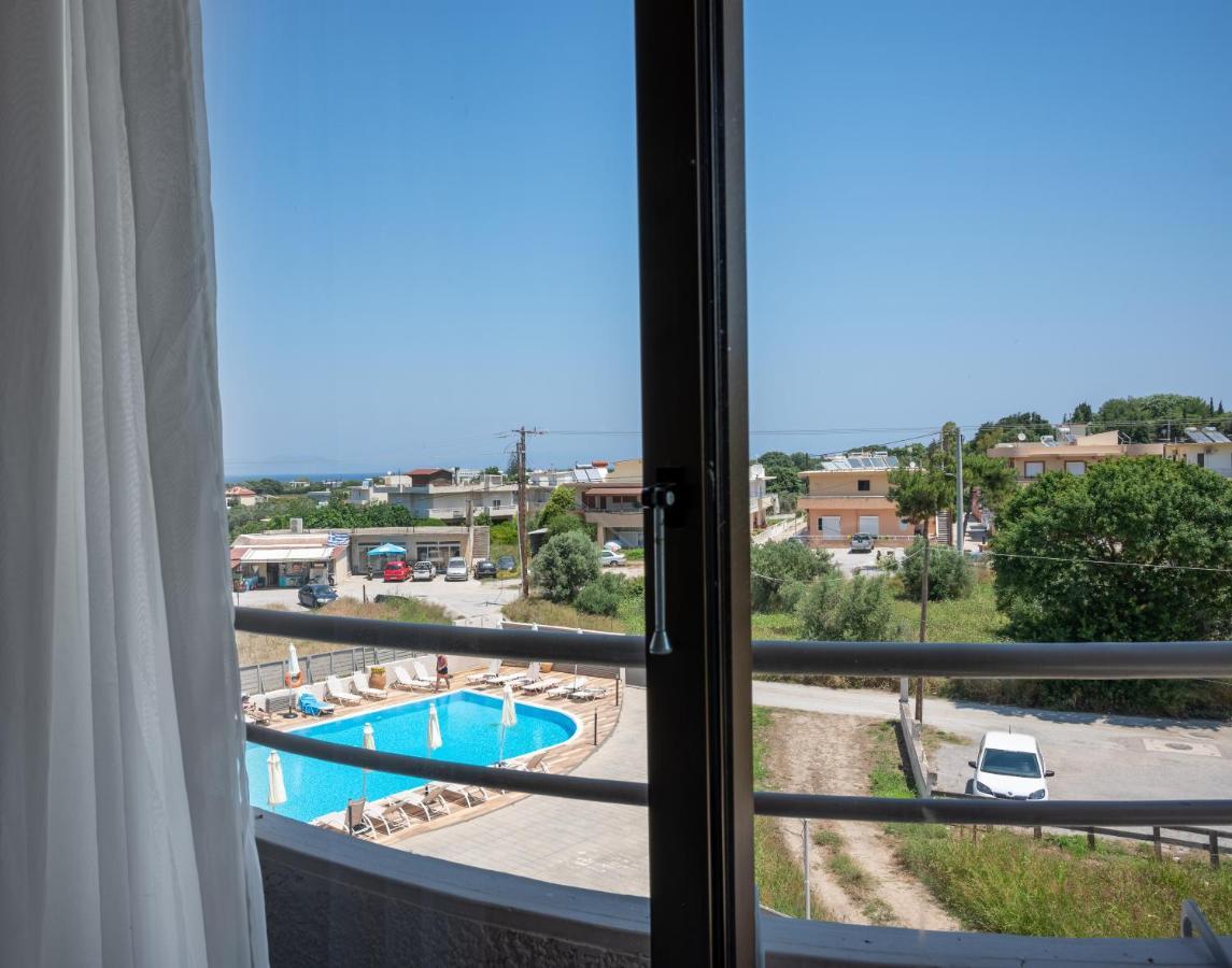 Ivory Hotel Theológos Екстериор снимка