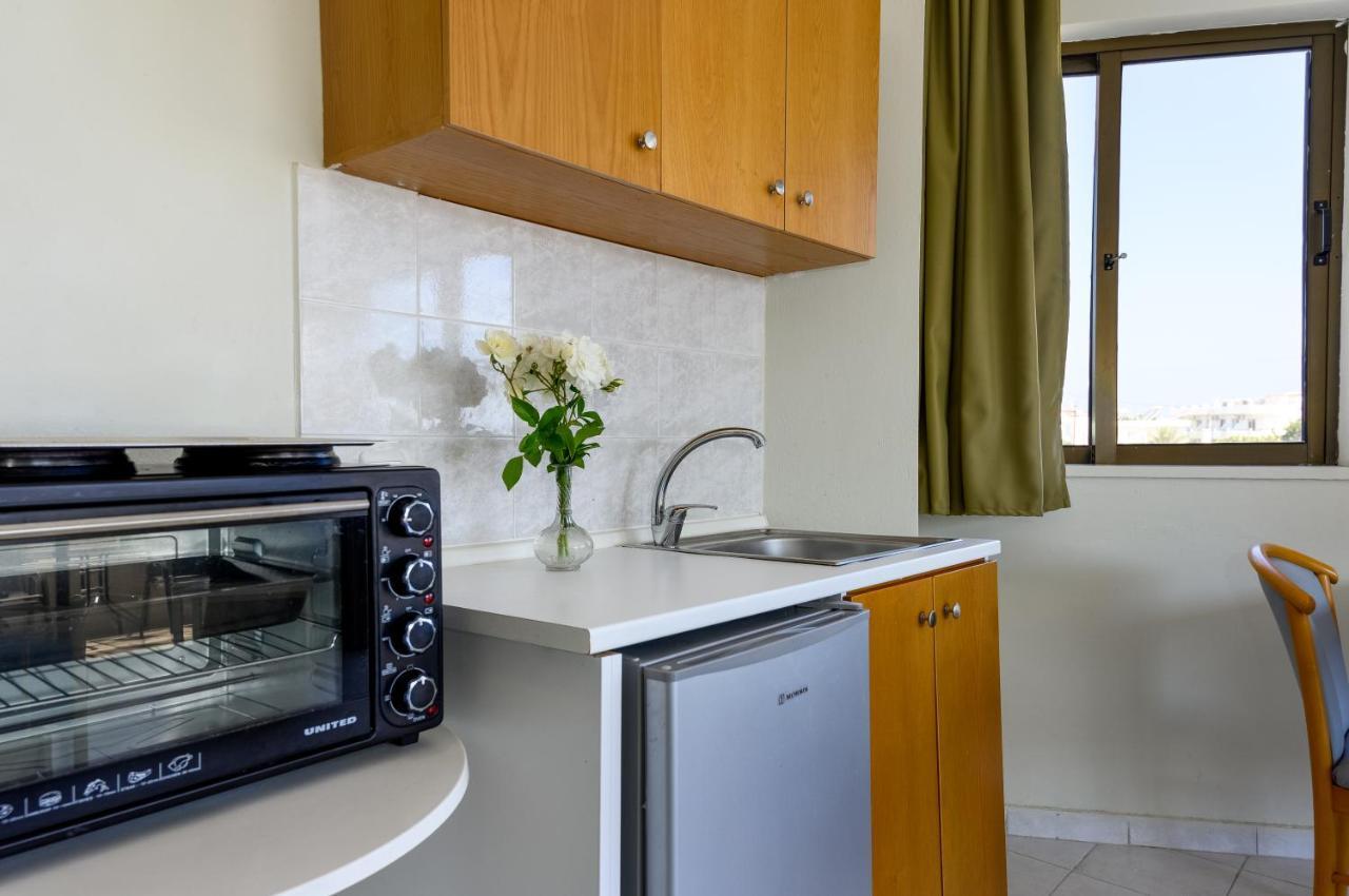Ivory Hotel Theológos Екстериор снимка